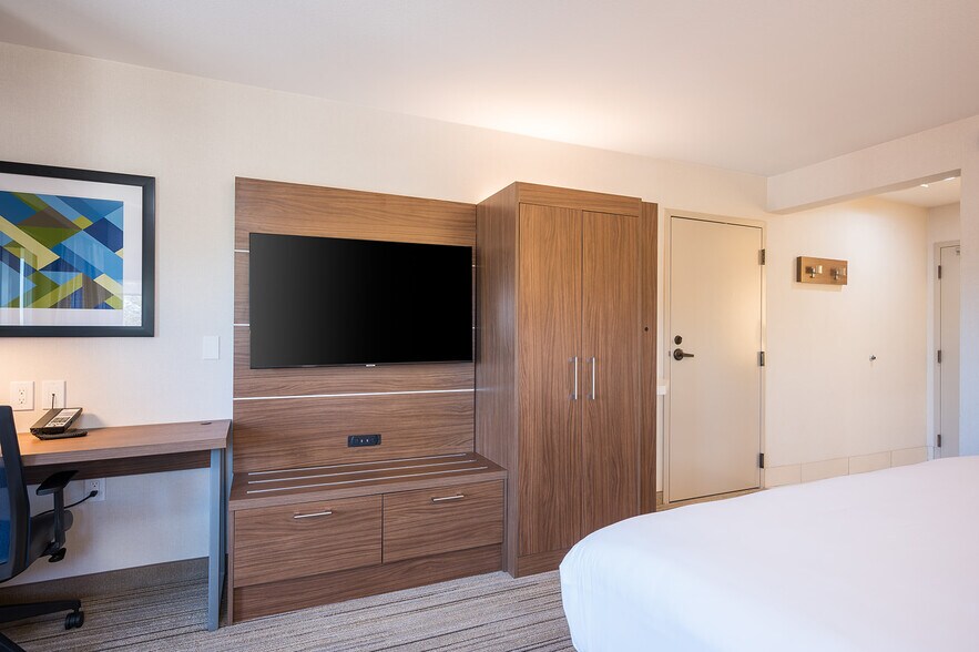 More Photos Of 775 N Oak Park Blvd, Grover Beach Hotel For Sale