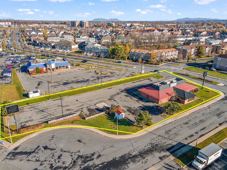 More Photos Of 920 Rue Douglas, St-Jean Freestanding For Sale