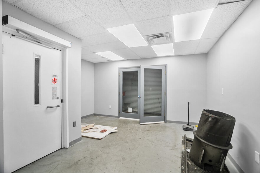 More Photos Of 8200-8358 NW 30th Ter, Doral Warehouse For Lease