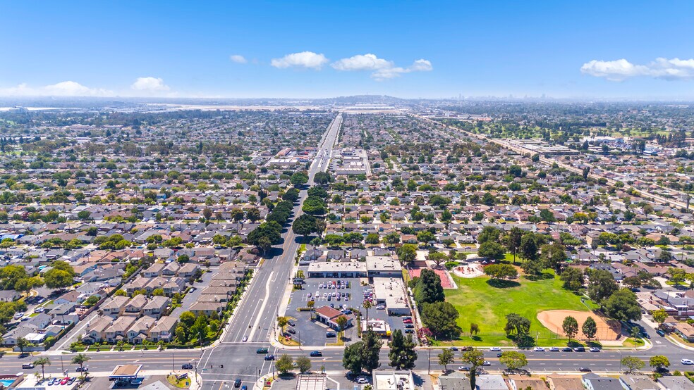 More Photos Of 5237-5263 Paramount Blvd, Lakewood Storefront For Sale