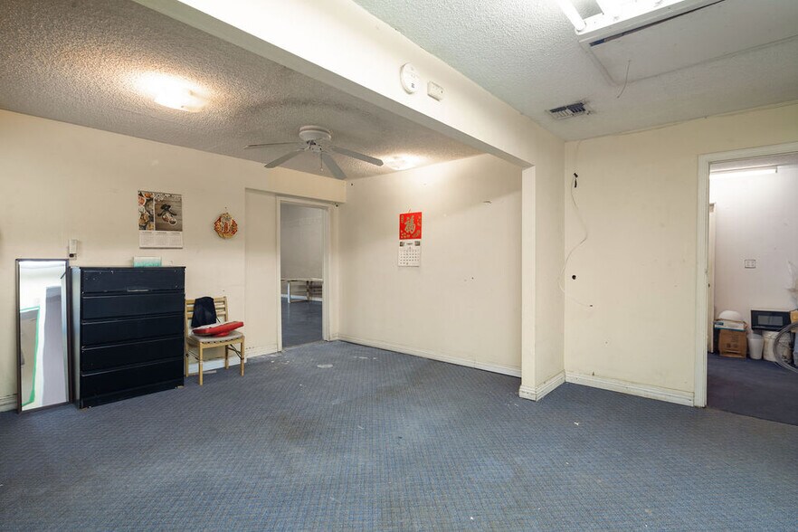 More Photos Of 919 N Chester Ave, Bakersfield Storefront Retail Office For Sale