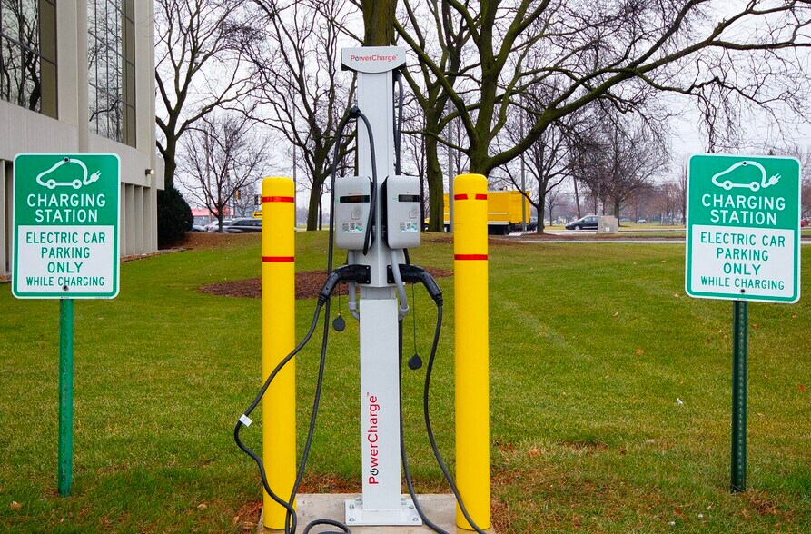 More Photos Of 1011 E Touhy Ave, Des Plaines Office For Lease