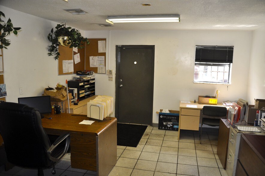 More Photos Of 842 NW 7th Ter, Fort Lauderdale Warehouse For Sale
