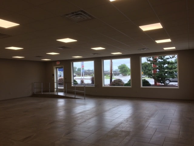 More Photos Of 4400 Portage St NW, North Canton Flex For Lease