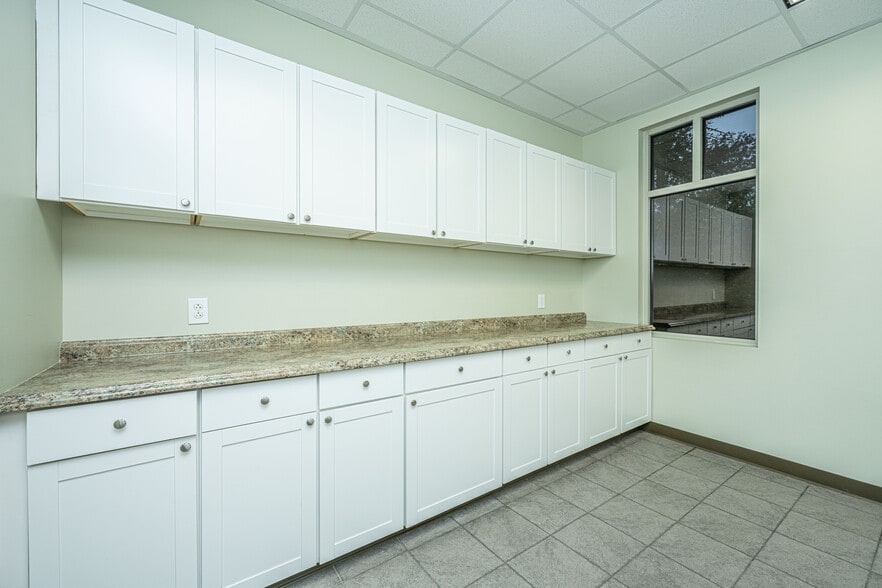 More Photos Of 901 Old Trolley Rd, Summerville Medical For Lease