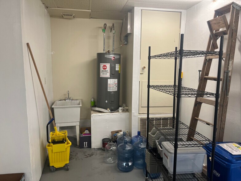 More Photos Of 1802-1816 NW Fort Sill Blvd, Lawton Unknown For Lease