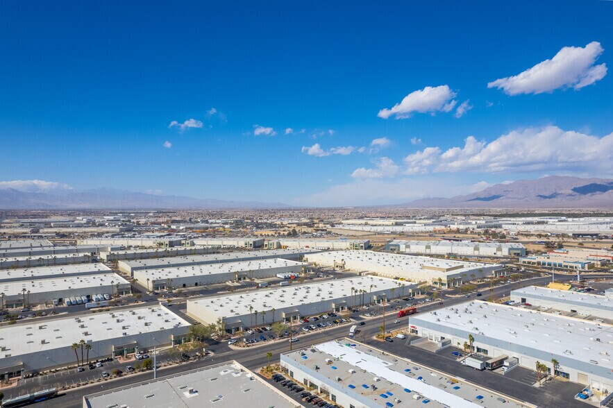 More Photos Of 4151 N Pecos Rd, Las Vegas Distribution For Lease
