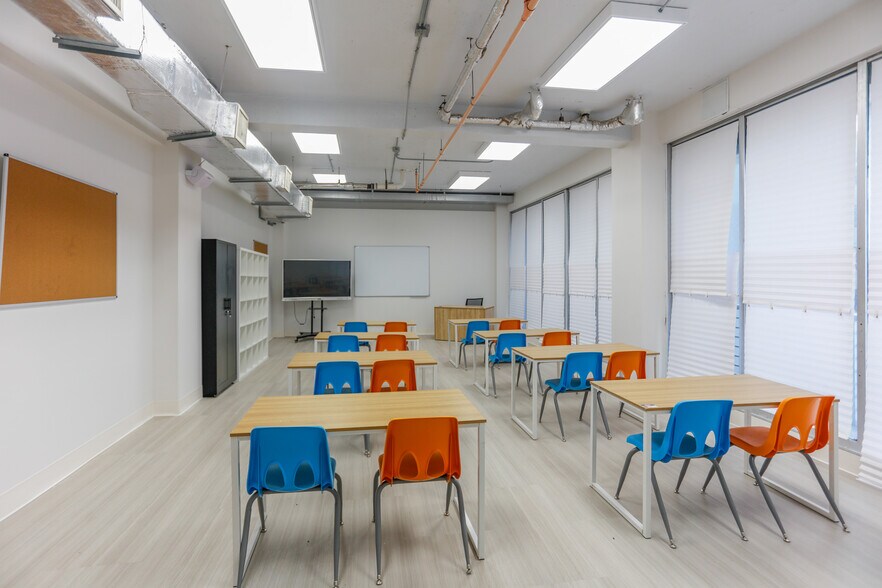 More Photos Of 1720 Harrison St, Hollywood Office Residential For Sale