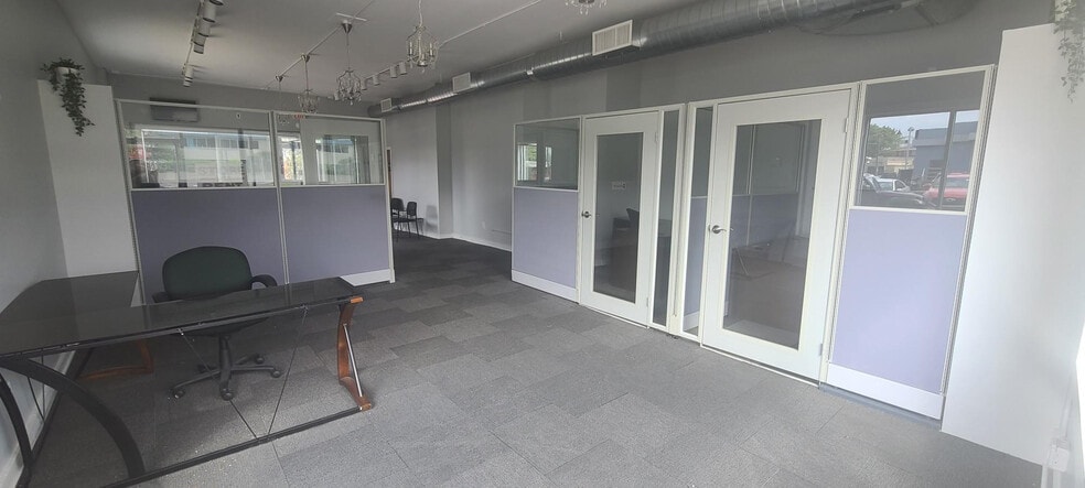 More Photos Of 90 Broadhollow Rd, Melville Freestanding For Lease