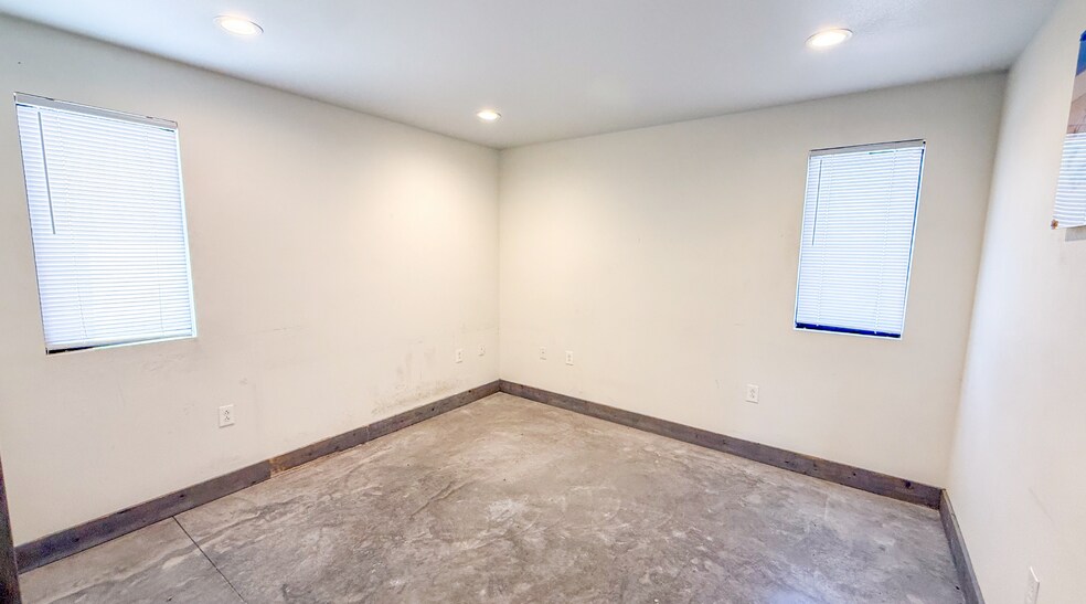 More Photos Of 1030 County 133 rd, Kermit Warehouse For Sale