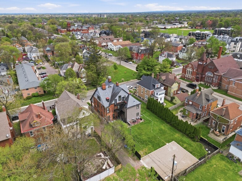 More Photos Of 83 Wilson Ave, Columbus Hospitality For Sale