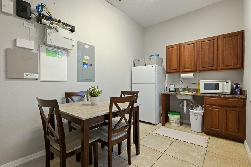 More Photos Of 17929 Hunting Bow Cir, Lutz Healthcare For Sale