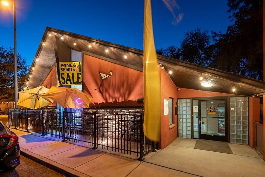 More Photos Of 102 E Pima St, Cottonwood Restaurant For Sale