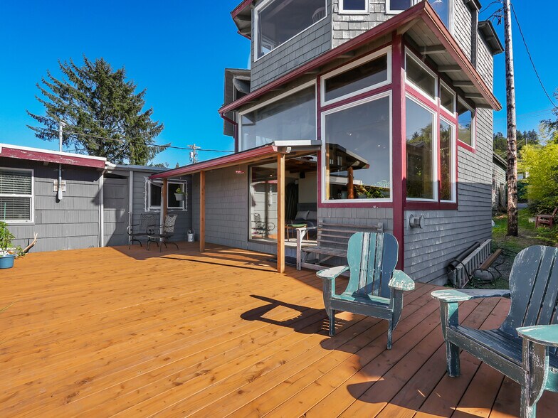 More Photos Of 580 Marine Dr, Wheeler Hotel For Sale