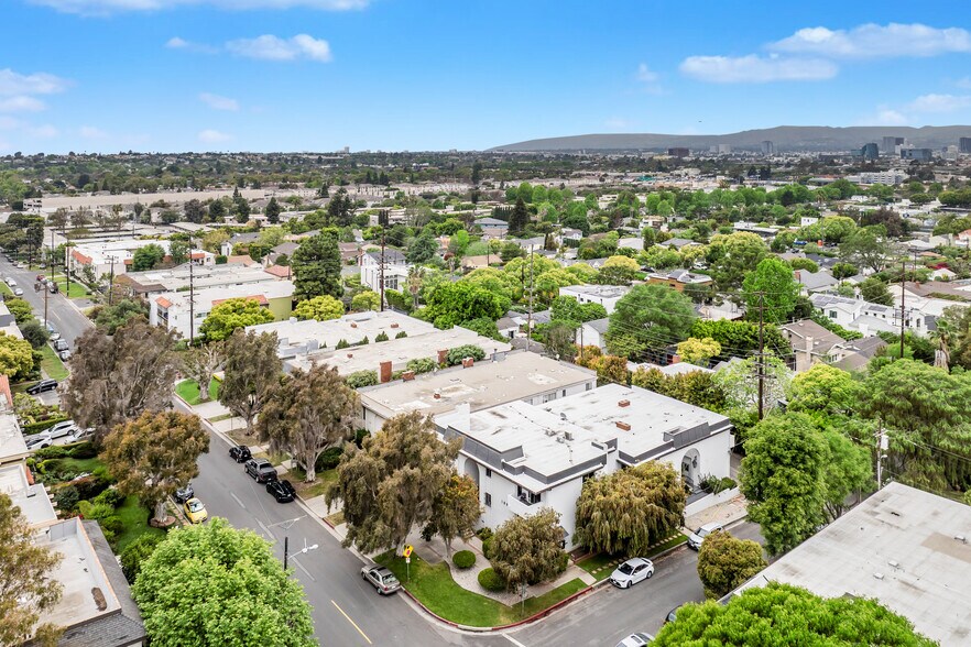 More Photos Of 10961 Rose Ave, Los Angeles Apartments For Sale
