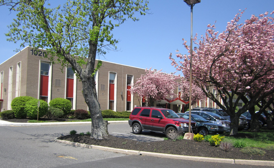 Primary Photo Of 1020 Kings Hwy N, Cherry Hill Medical For Lease