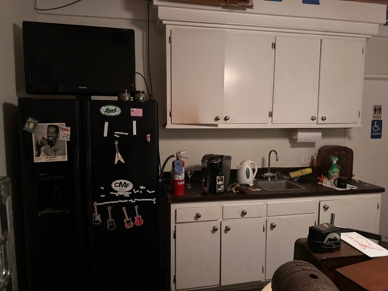 More Photos Of 5244-5248 Van Nuys Blvd, Sherman Oaks Storefront Retail Office For Lease