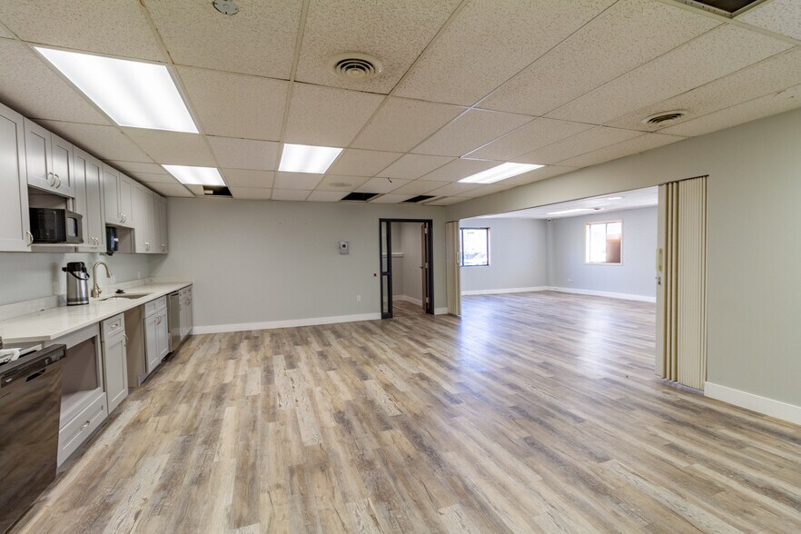 More Photos Of 1350 Independence St, Lakewood Office For Sale