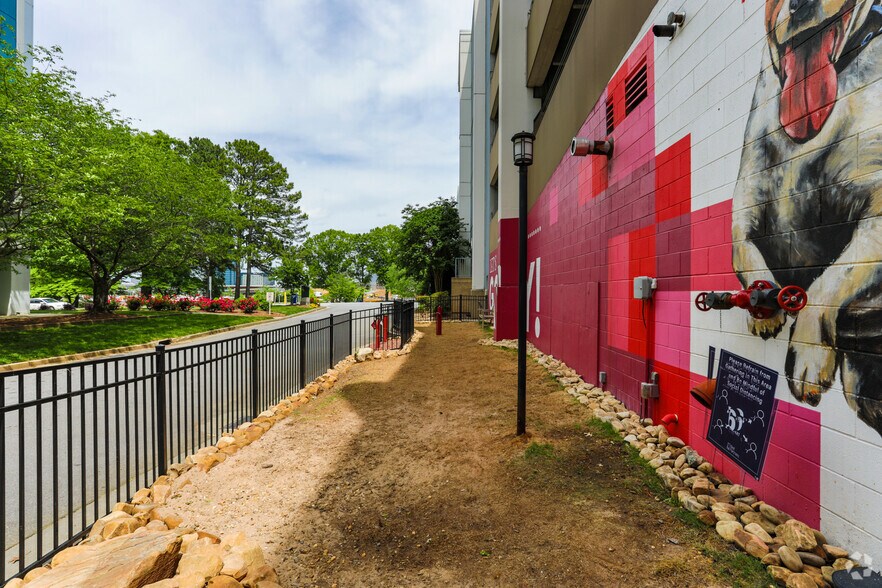 More Photos Of 111 Glenridge Point Pky NE, Sandy Springs Apartments For Lease