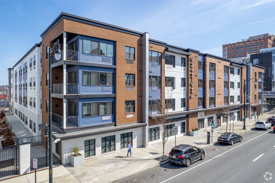 Primary Photo Of 107 N 7th St, Allentown Apartments For Lease