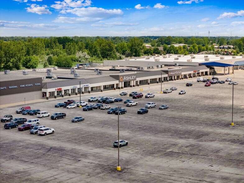 More Photos Of 2268-2580 Tittabawassee Rd, Saginaw General Retail For Lease