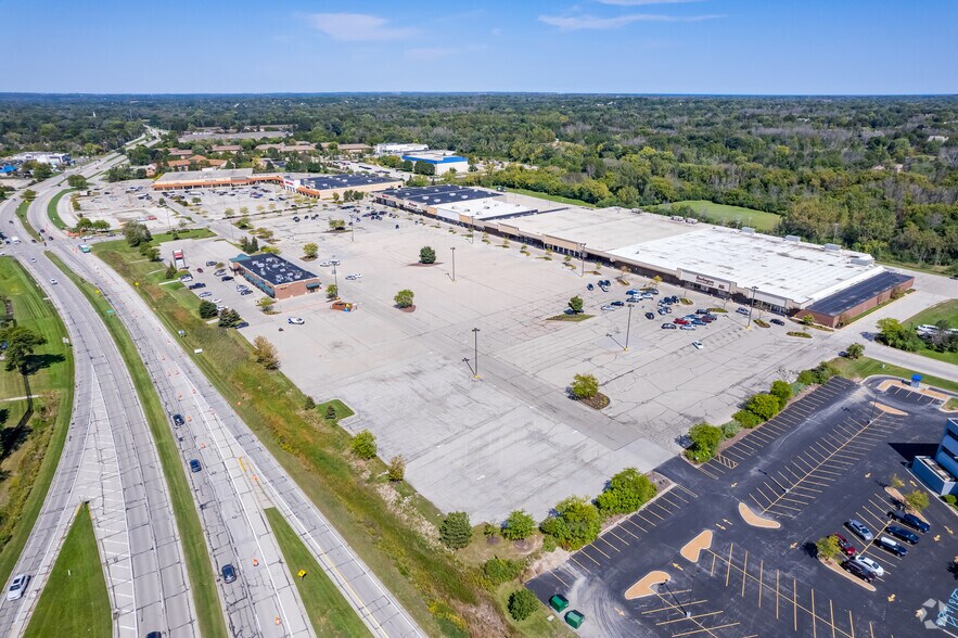 More Photos Of 9124-9200 N Green Bay Ave, Brown Deer Storefront For Lease