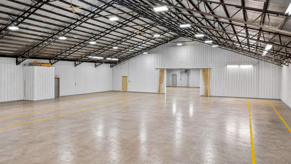 More Photos Of 412 N Mickey Mantle Blvd, Commerce Auto Repair For Sale