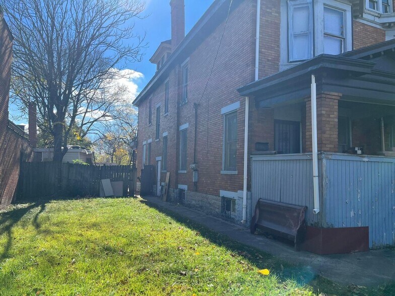 More Photos Of 1423 E Main St, Columbus Apartments For Sale