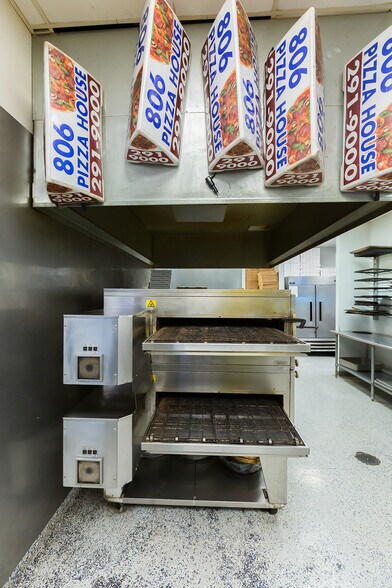 More Photos Of 1140 Kermit St, Plainview Restaurant For Sale