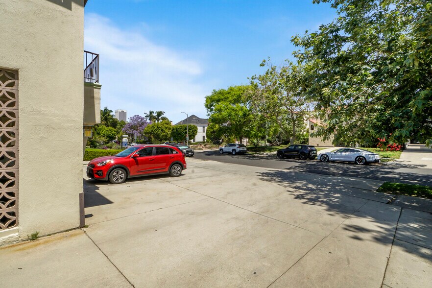 More Photos Of 1217 S Orange Grove Ave, Los Angeles Apartments For Sale