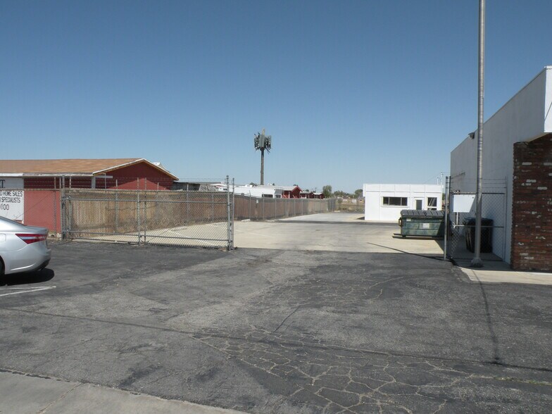 More Photos Of 3121 E Avenue I, Lancaster Freestanding For Sale