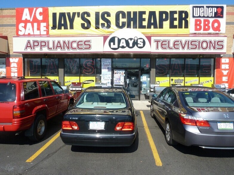 More Photos Of 3171 Hempstead Tpke, Levittown General Retail For Lease