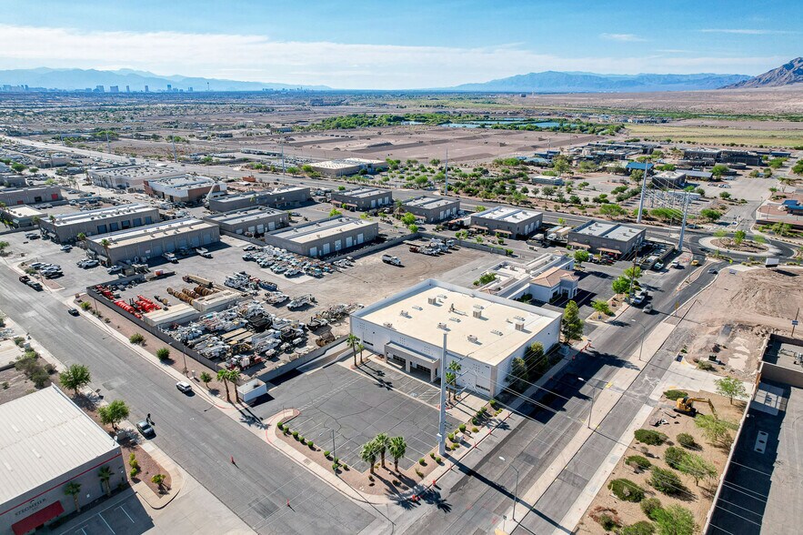 More Photos Of 200 Sunpac Ave, Henderson Warehouse For Sale