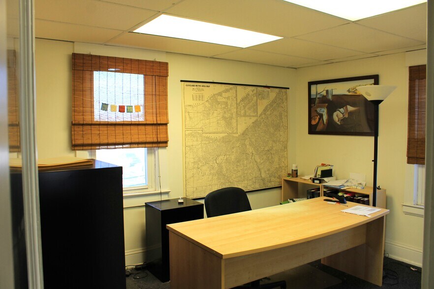 More Photos Of 988 E 185th St, Cleveland Office For Sale