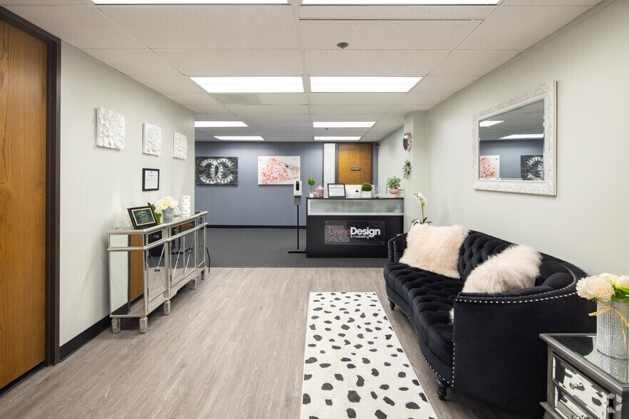 More Photos Of 3601 Algonquin Rd, Rolling Meadows Office For Lease