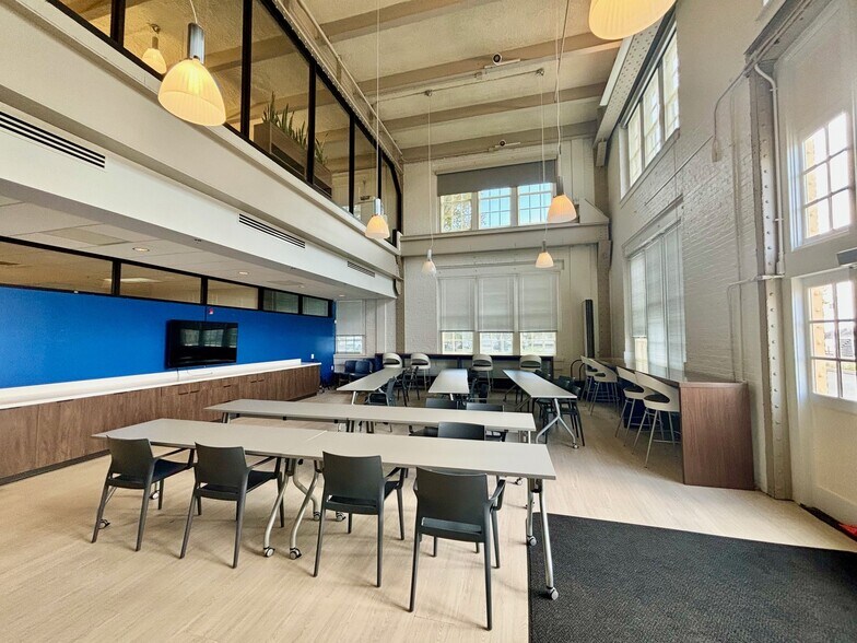 More Photos Of 5101 S Broad St, Philadelphia Office For Lease