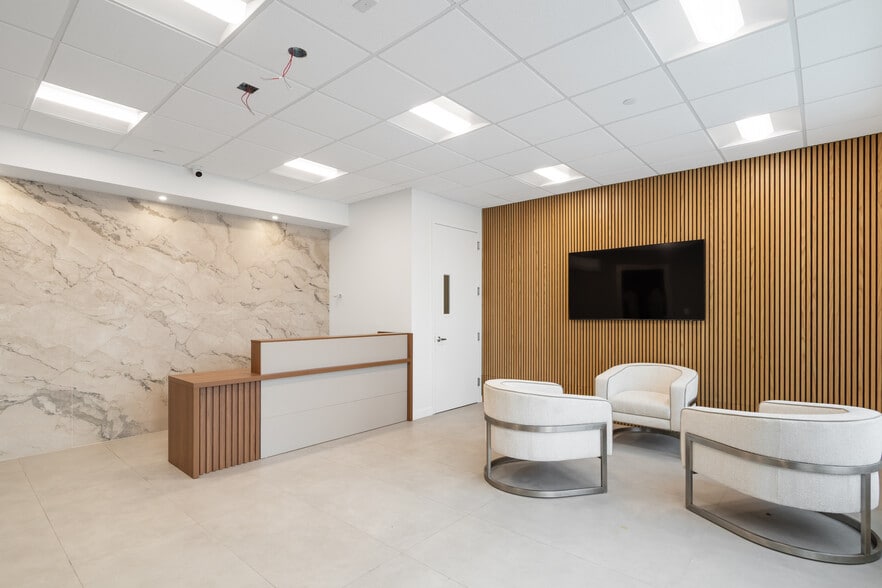 More Photos Of 1051 Franklin Ave, Garden City Office For Sale