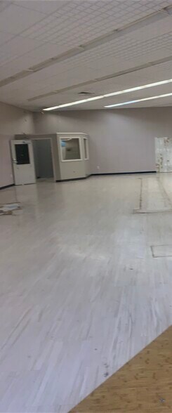 More Photos Of 7880 Moffett Rd, Semmes Unknown For Lease