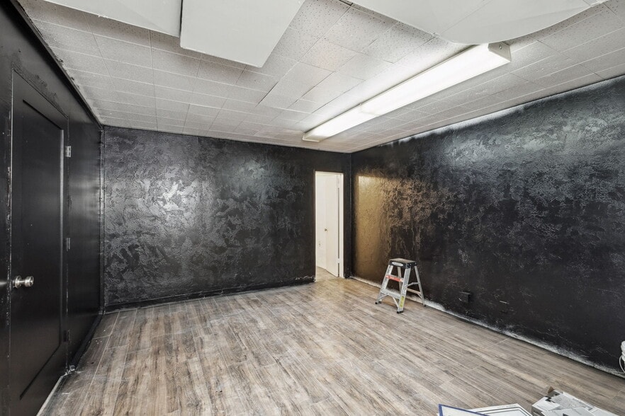 More Photos Of 616-620 N Fulton St, Fresno Office Residential For Sale