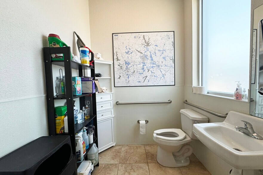 More Photos Of 1800 Industrial Blvd, Colleyville Loft Creative Space For Sale