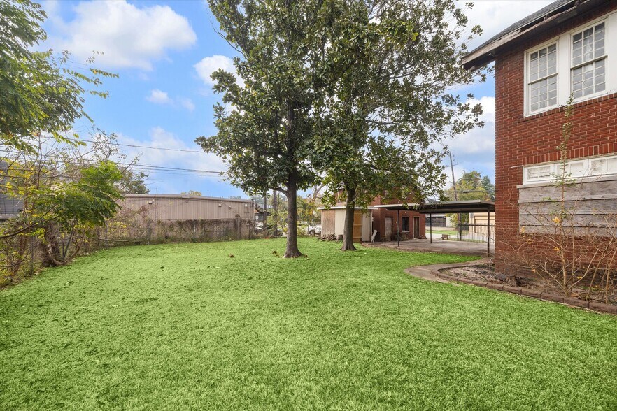 More Photos Of 614 Avondale St, Houston Land For Sale