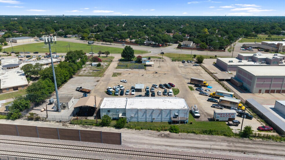 More Photos Of 3104 S Rigsbee Dr, Plano Industrial For Sale