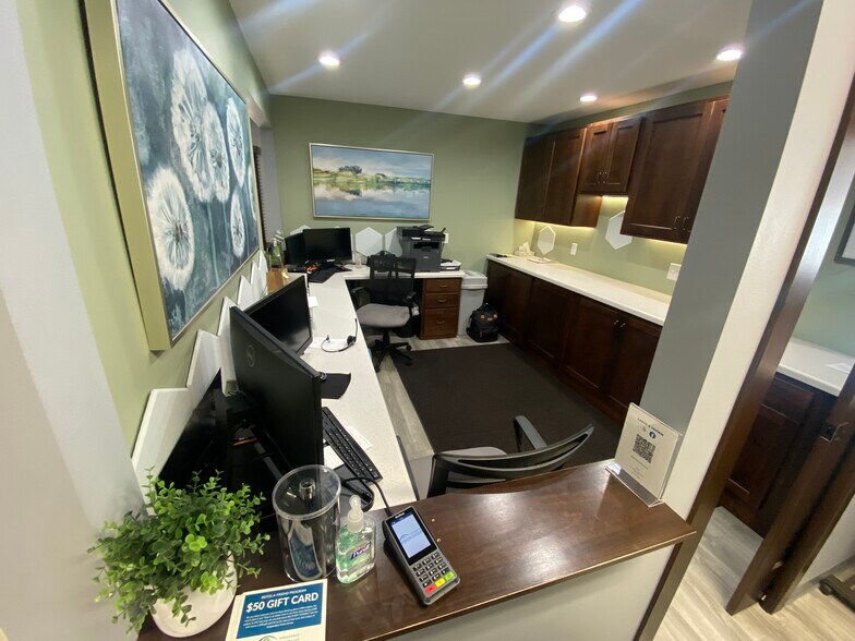 More Photos Of 1608 Ohm Ave, Eau Claire Office For Lease