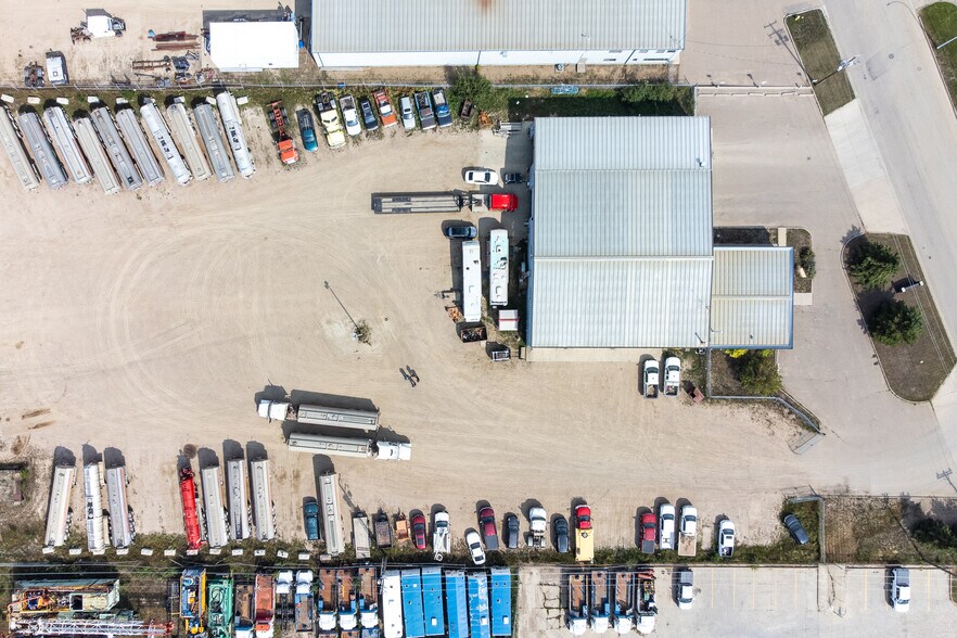 More Photos Of 6006 53 Av, Lloydminster Warehouse For Sale