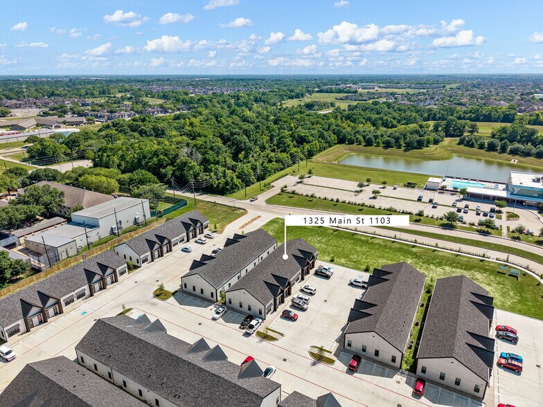 More Photos Of 1325 Main Street, Katy Medical For Sale