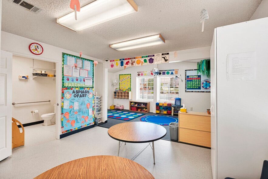 More Photos Of 12883 Amethyst Rd, Victorville Daycare Center For Sale
