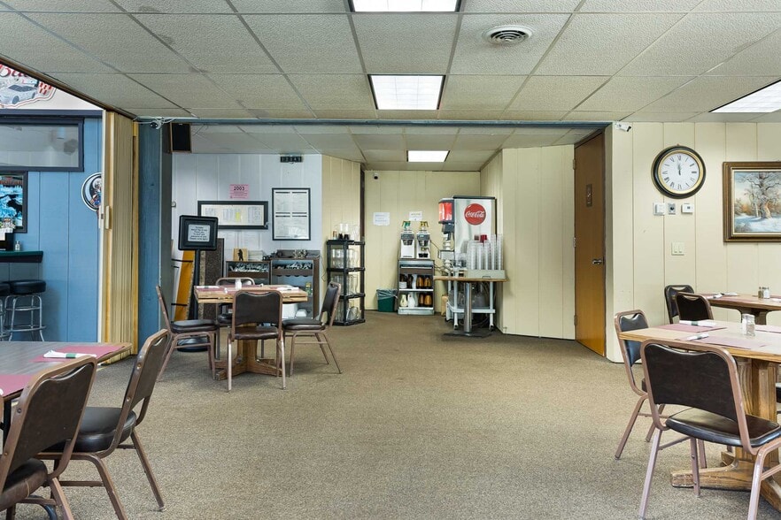 More Photos Of 400 Main St, White Pine Hotel For Sale