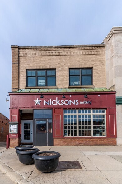 More Photos Of 30 S La Grange Rd, La Grange Restaurant For Sale