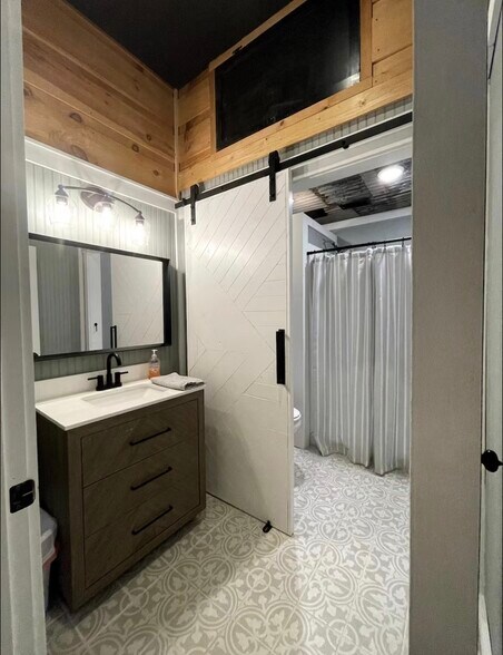 More Photos Of 33 Rose Petal Ln, Ellijay General Retail For Sale