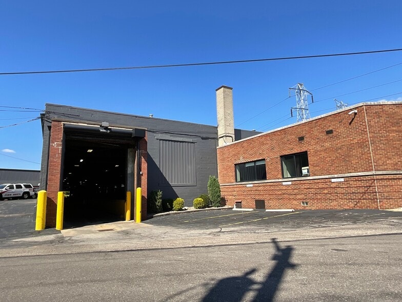 More Photos Of 3760 Oakwood Ave, Youngstown Warehouse For Lease